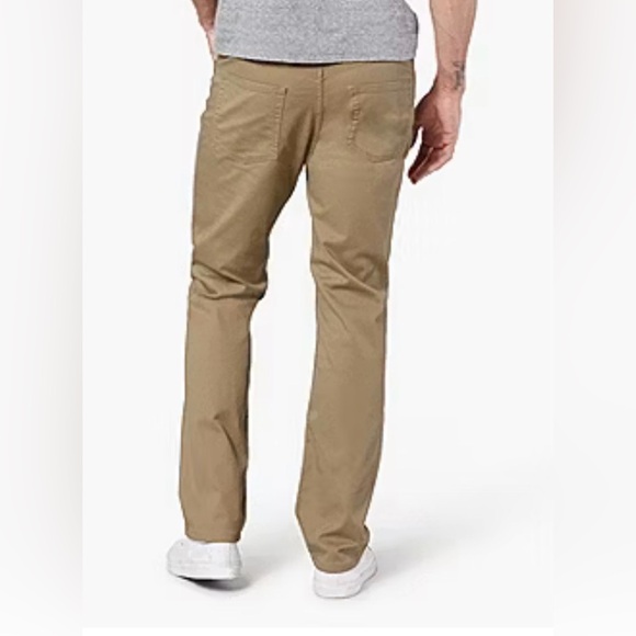 Dockers Men's Khaki Jean cut straight leg - Picture 2 of 4